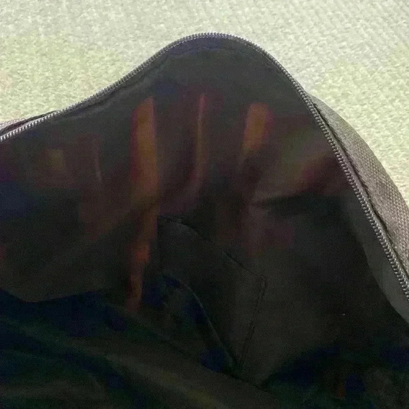 Carry On Travel Duffle Bag, gym bag, large shoulder strap bag for travel - Picture 13 of 16